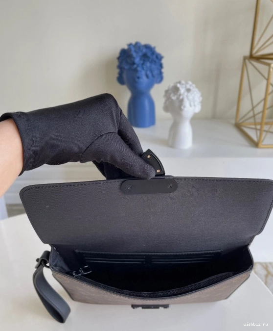 WIS A4 POUCH VUITTON S LOCK LOUIS 1121